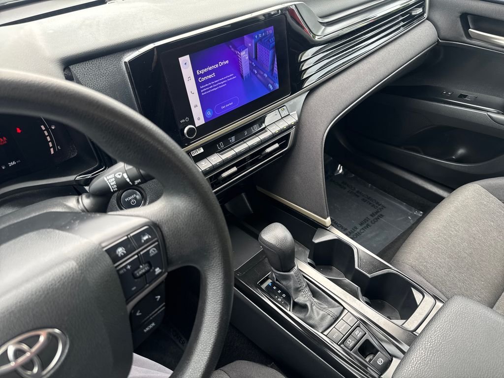 Used 2025 White Toyota LE image 20