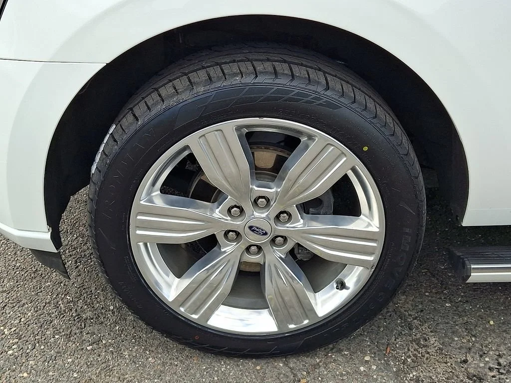 Used 2022 Star White Metallic Tri-Coat Ford Platinum image 29