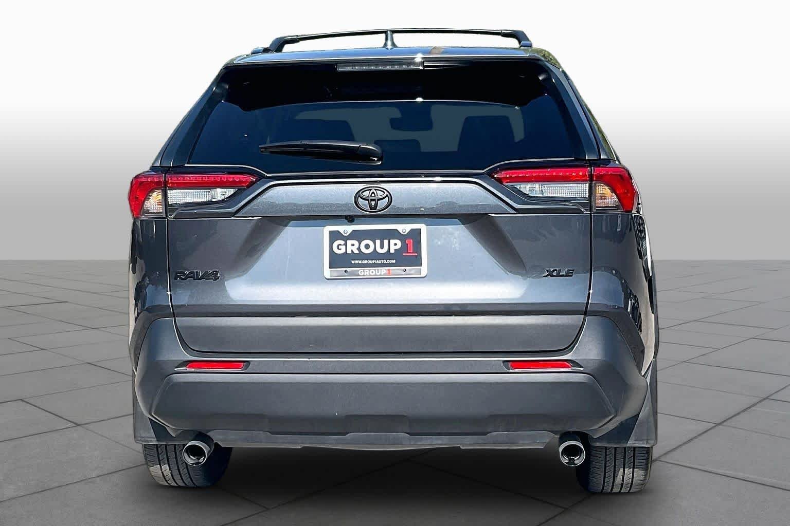 Used 2025 Magnetic Gray Metallic Toyota XLE Premium image 5
