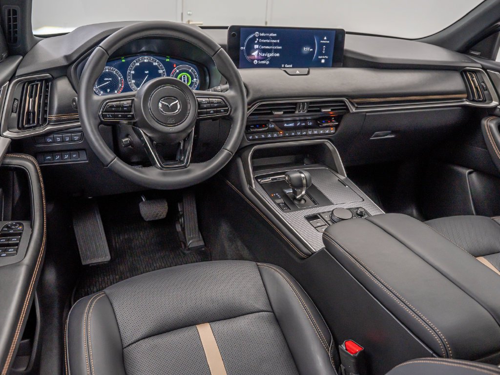 Used 2026 Rhodium White Premium Mazda 3.3 Turbo S Premium image 4
