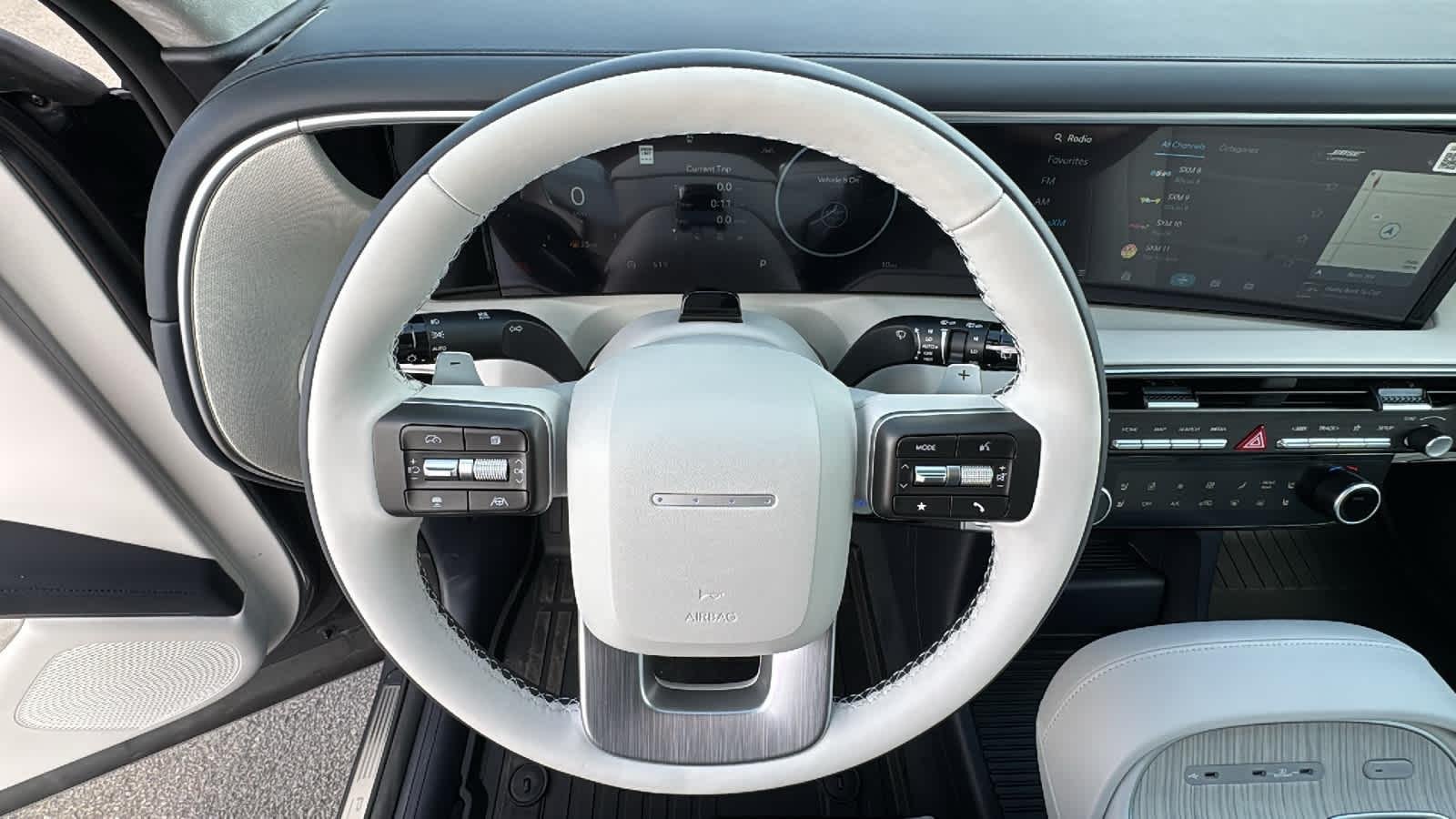 Nuevo Hyundai Calligraphy AWD 2026 en color gris perla Ecotronic, imagen 48.