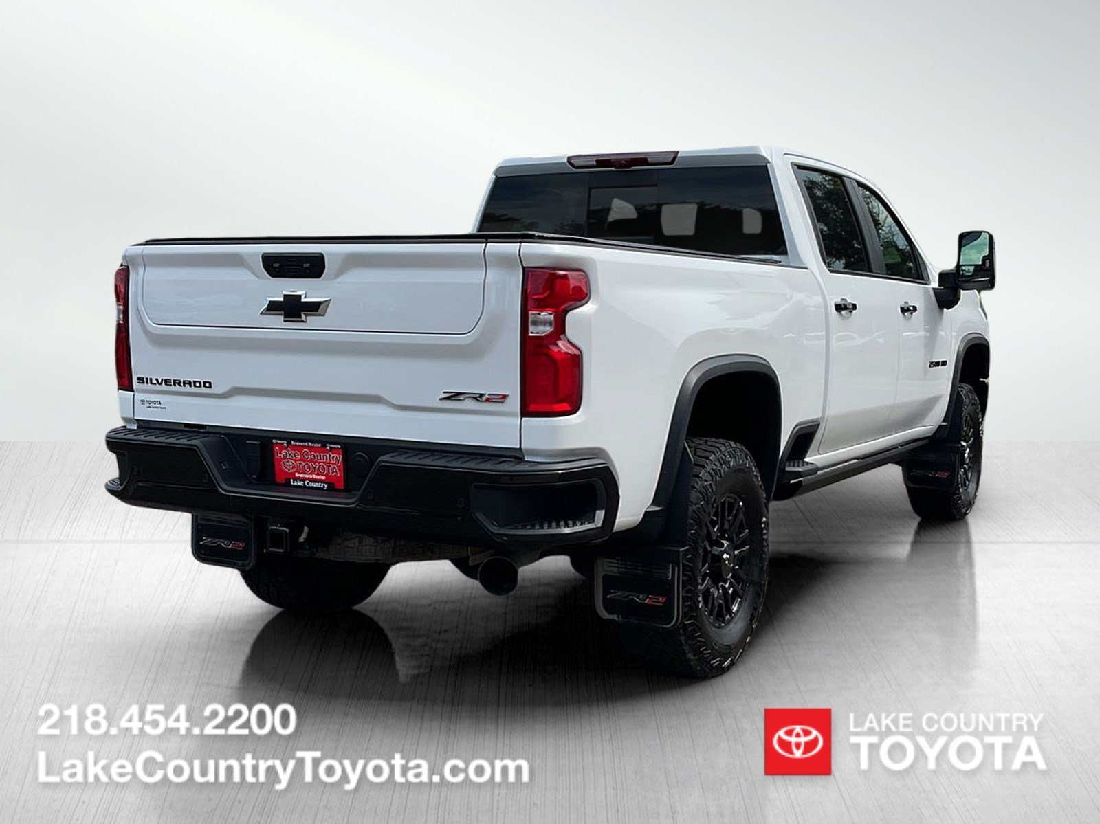 Used 2024 White Chevrolet ZR2 image 5