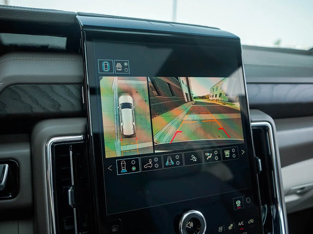 2026 GMC Yukon XL Denali - Photo 25