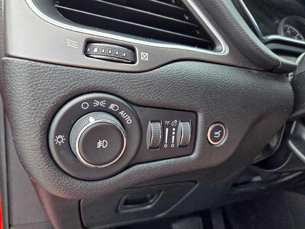 2021 Jeep Cherokee Latitude Lux - Photo 24