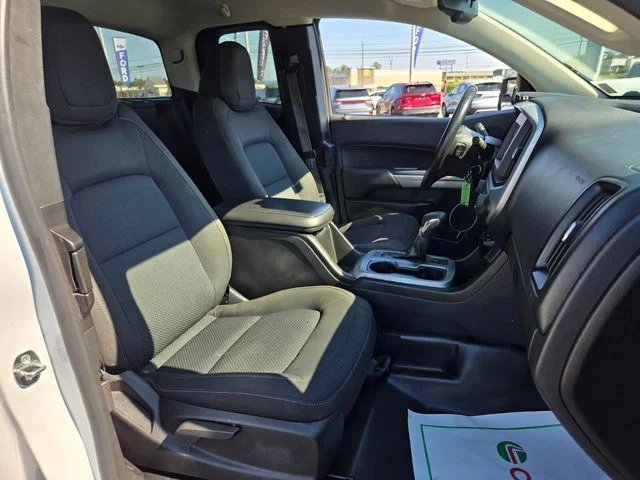 Used 2022 White Chevrolet LT image 19