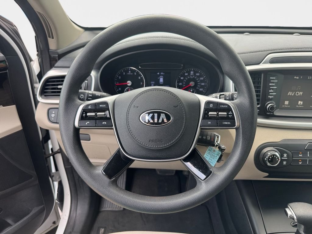 Used 2019 Snow White Pearl Kia LX image 11