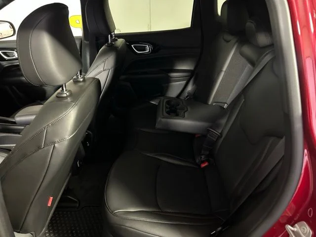 New 2026 Red Hot Pearl-Coat Exterior Paint Jeep Trailhawk image 35
