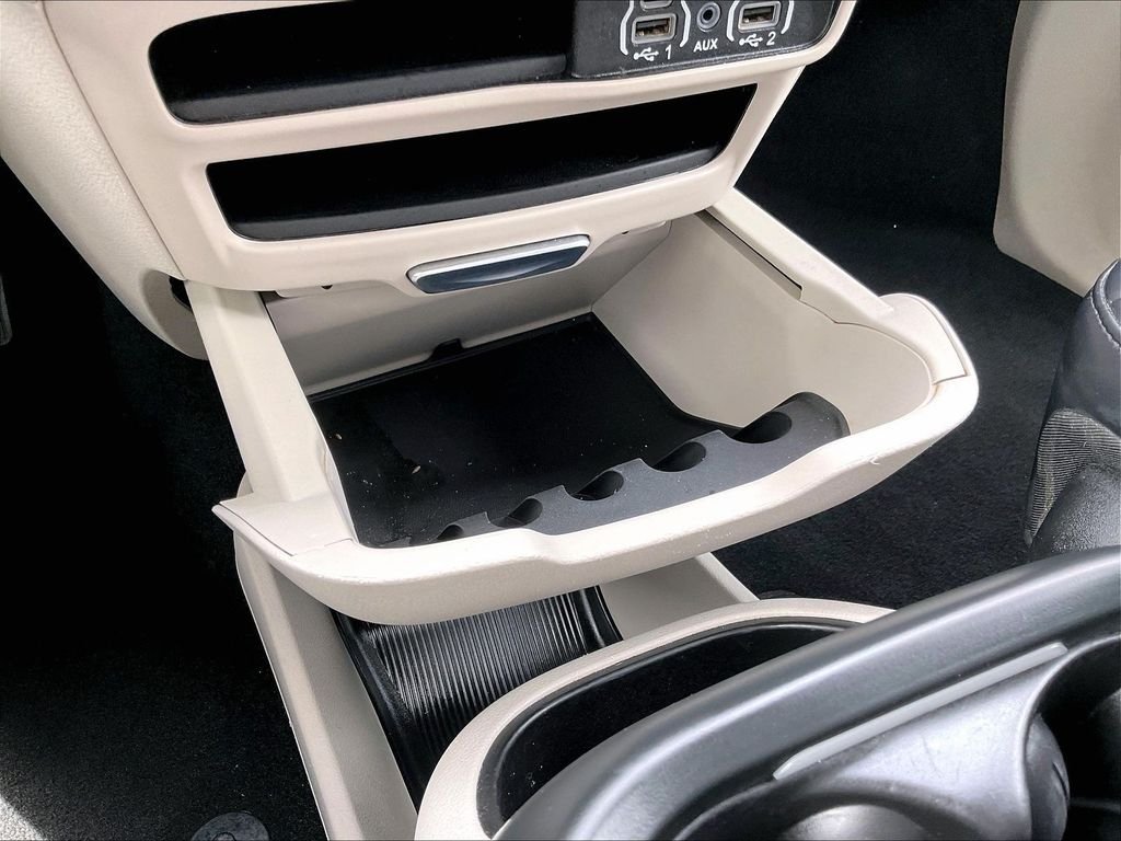 Used 2023 White Chrysler Touring L image 27