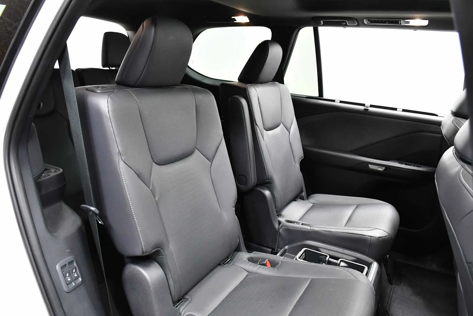 Certified Used 2025 Wind Chill Pearl Lexus Premium image 22
