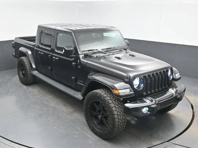 Used 2023 Black Clearcoat Jeep High Altitude image 13
