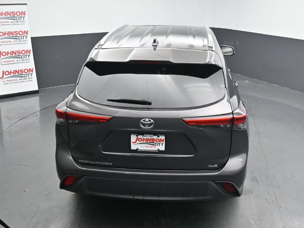 Used 2022 Gray Toyota XLE image 30