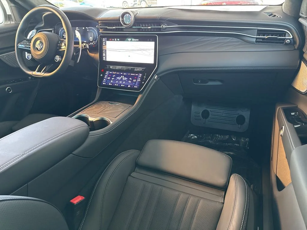 Used 2025 Bianco Maserati Modena image 15