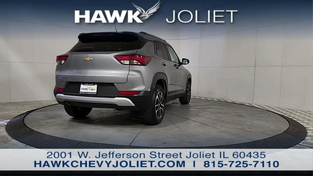 Used 2025 Gray Chevrolet LT image 7