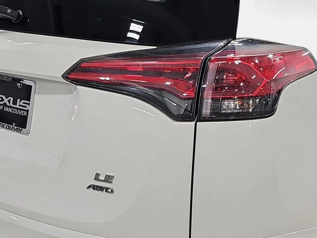Used 2017 White Toyota LE image 35