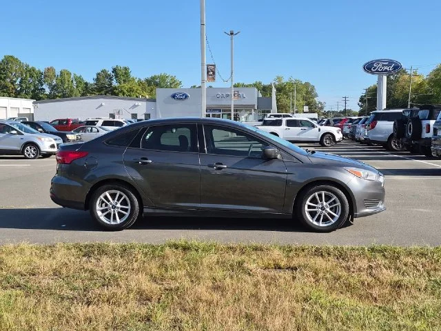 Used 2018 Gray Ford SE image 14