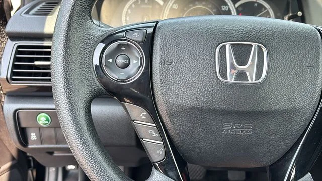 Used 2016  Honda LX image 22