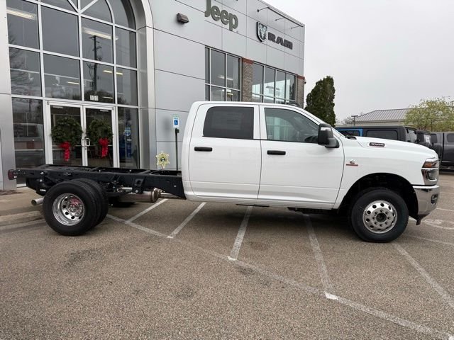2026 RAM 3500 Chassis Tradesman - Photo 8
