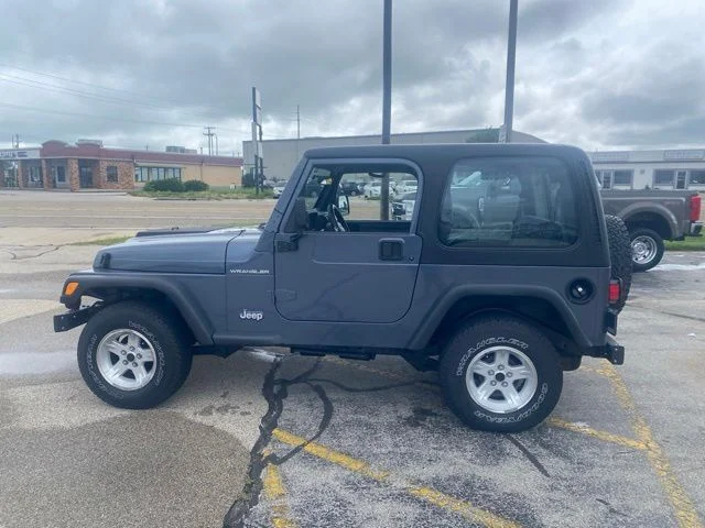 Used 2002 Blue Jeep SE image 8