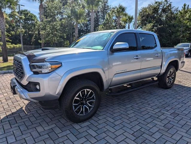 Certified Used 2023 SILVER ME. Toyota  image 3