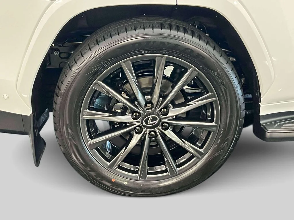 2026 Lexus LX 700h F-Sport - Photo 7