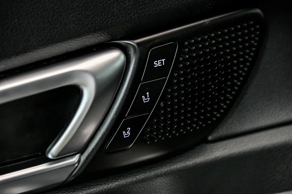 Used 2023 White Kia SX X-Line image 11