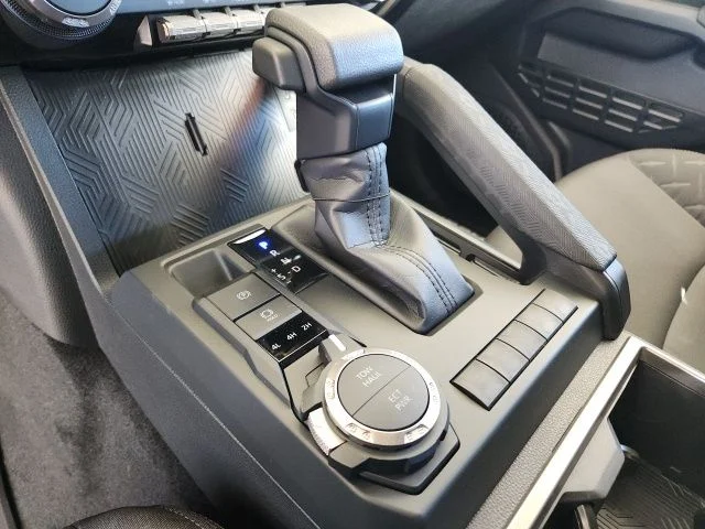 2025 Toyota Tacoma SR5 - Photo 21