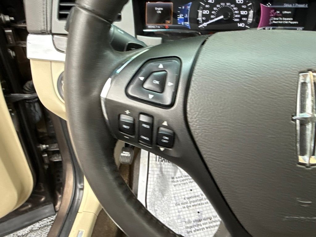 Used 2015 Brown Lincoln Base image 26