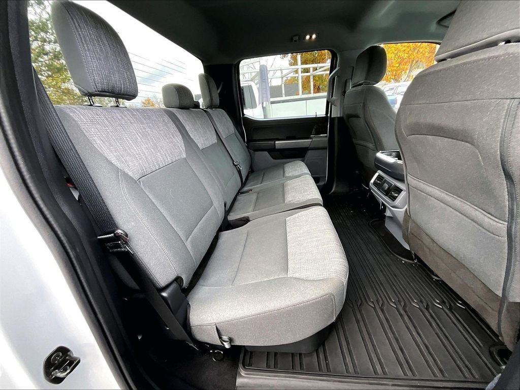 Used 2023 Oxford White Ford XLT image 22