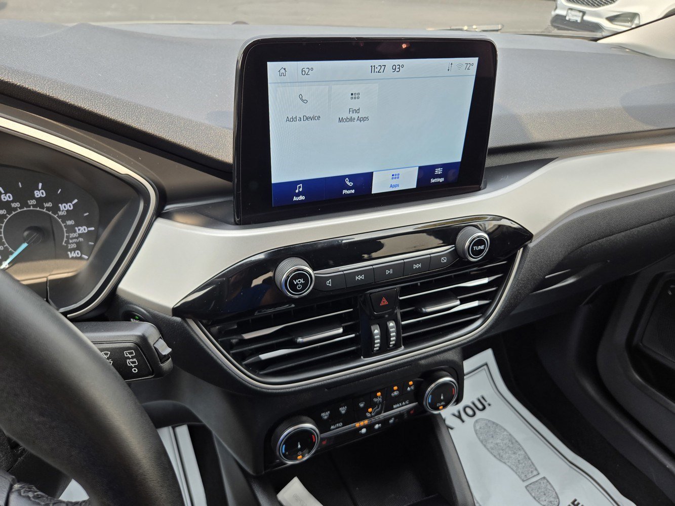 Used 2022  Ford SE image 8