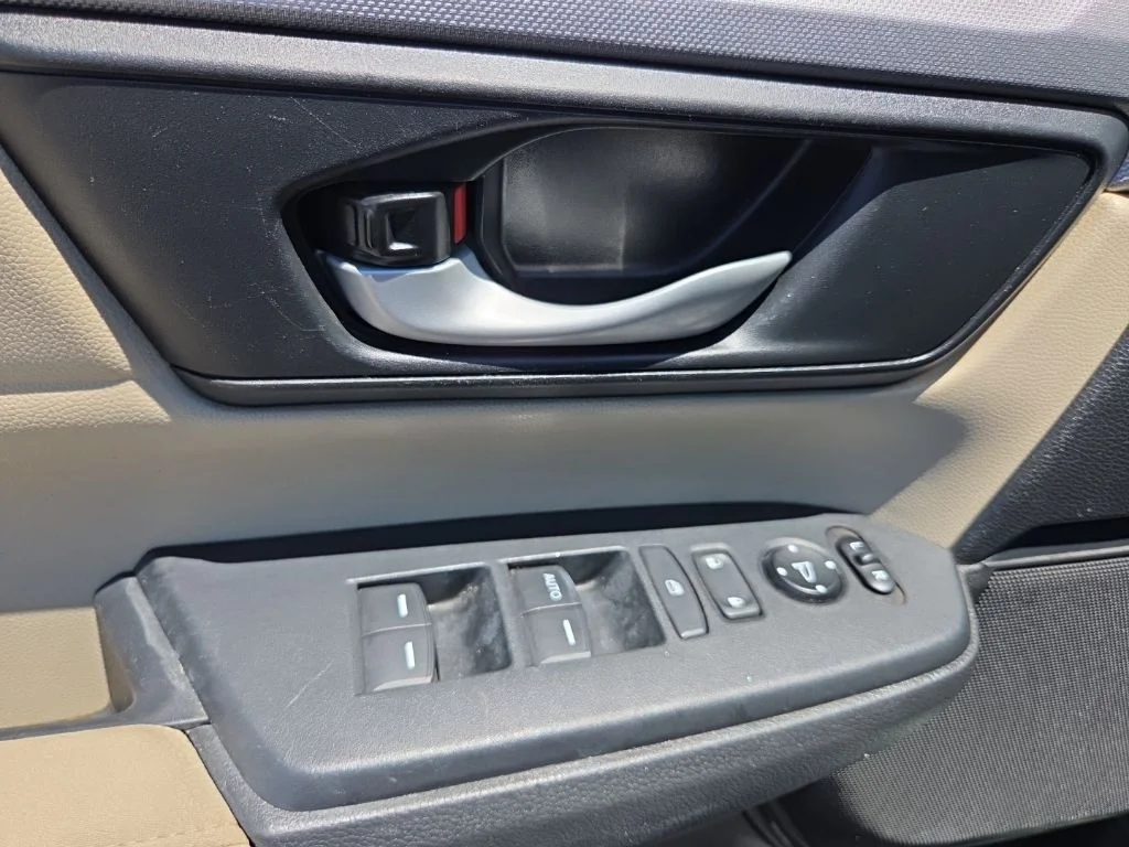 Used 2017  Honda LX image 15