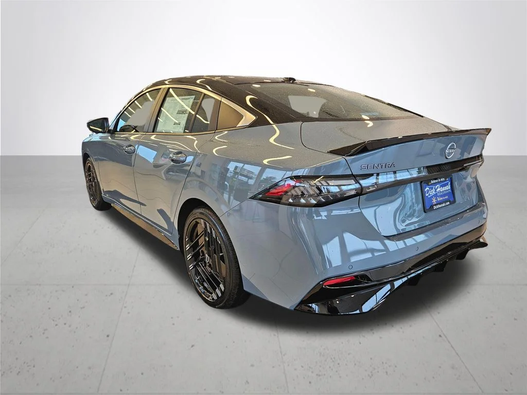 New 2026 Atlantic Gray Metallic / Super Black Two-tone Nissan SR image 10