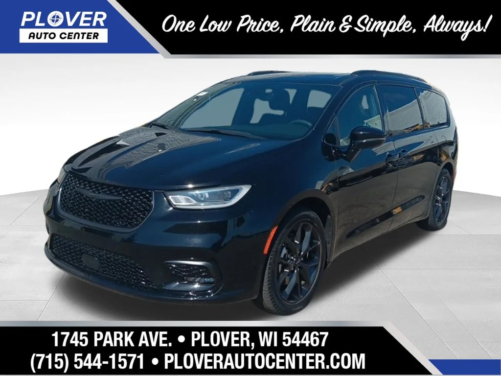 Used 2025 Diamond Black Crystal Pearlcoat Chrysler Limited image 1