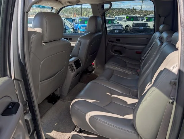 Used 2006 Gray Chevrolet LT image 12