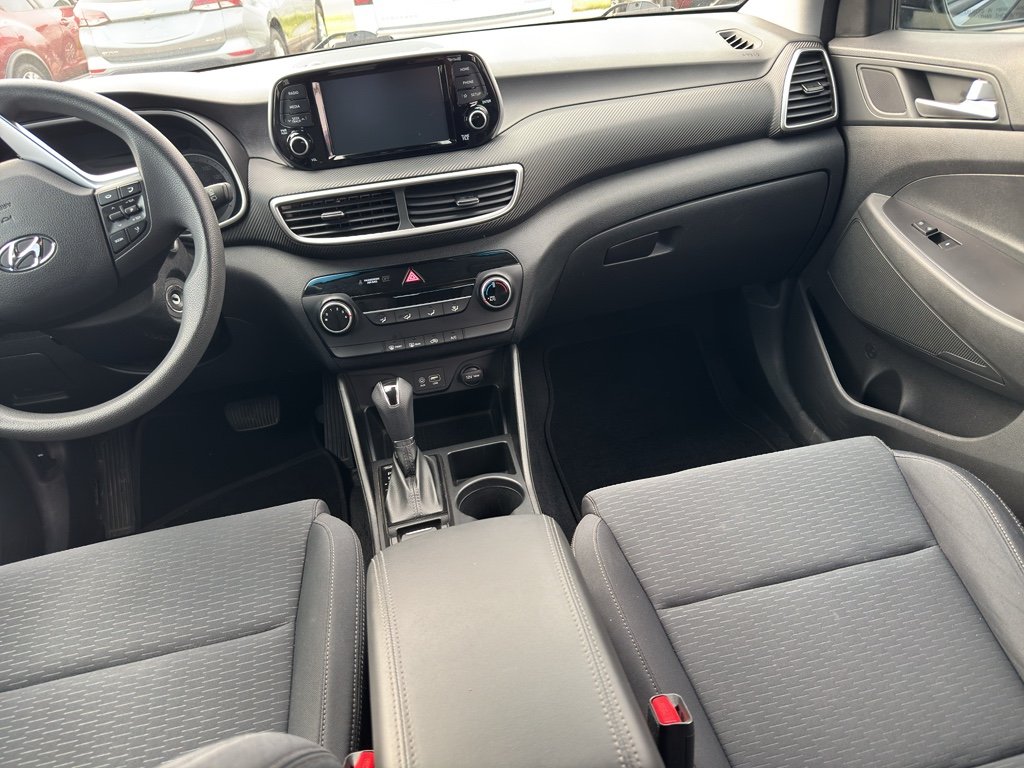 Used 2019 Black Noir Pearl Hyundai SE image 16