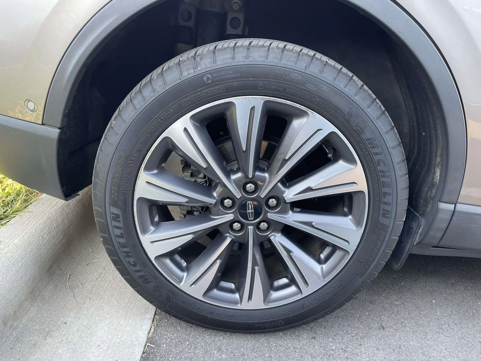 Used 2020 Iced Mocha Lincoln Reserve image 5