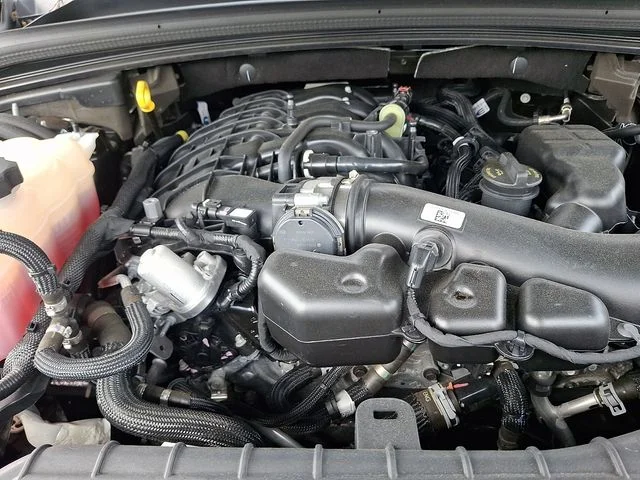 Used 2023 Black Jeep Altitude image 29