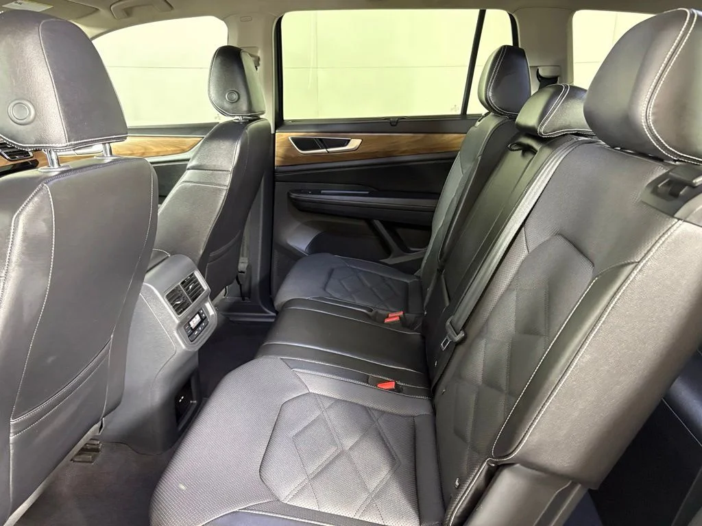 Used 2024 Gray Volkswagen 2.0T SE w/Technology image 36