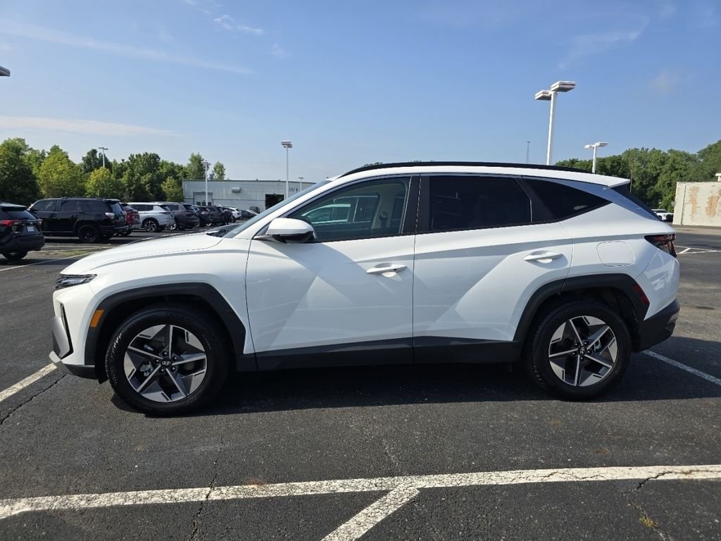Used 2026 White Hyundai SEL image 4