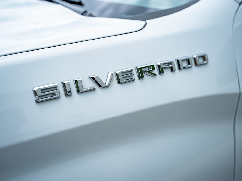 Used 2023 Summit White Chevrolet LT image 10