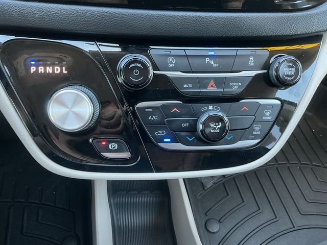 Used 2020 Blue Chrysler LX image 23