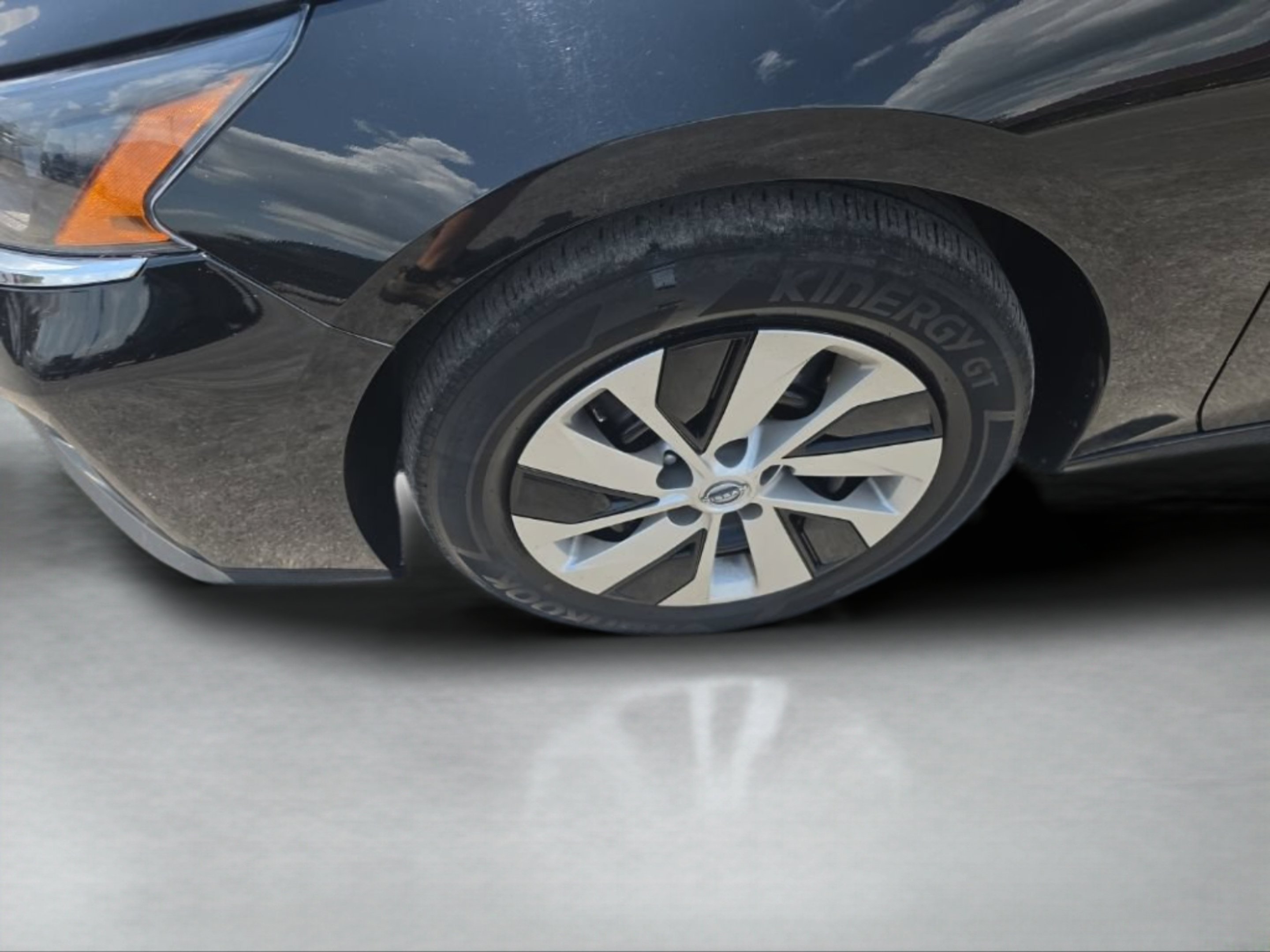 Used 2023 Black Nissan S FWD image 30
