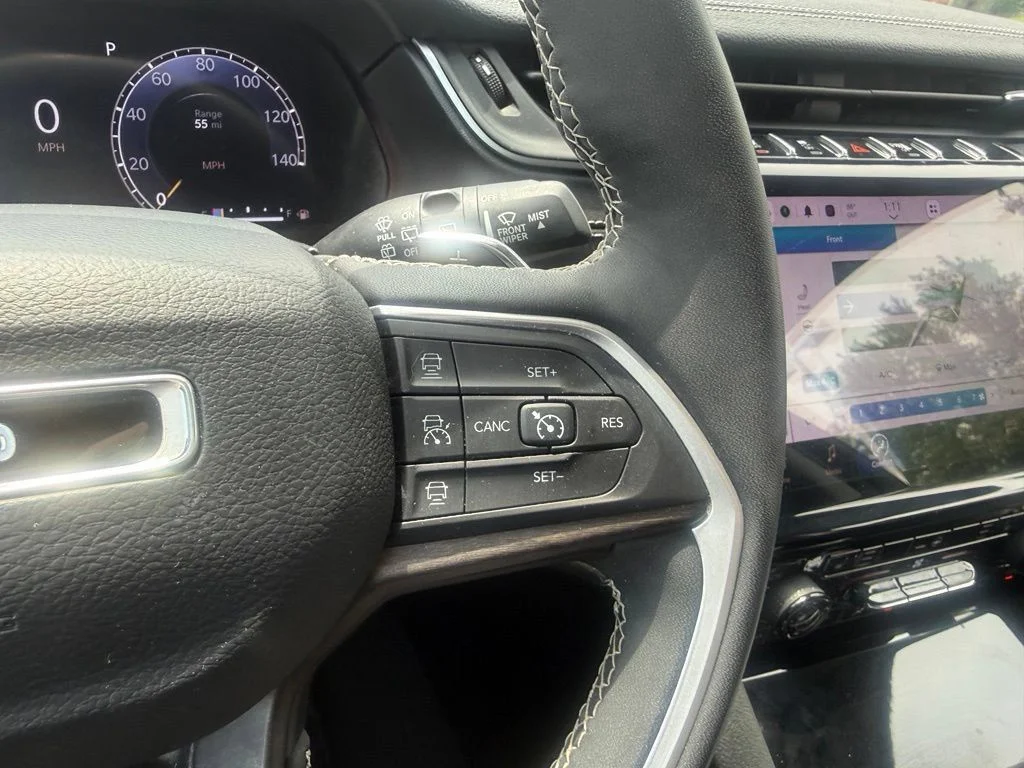 Used 2023 White Jeep Limited image 19