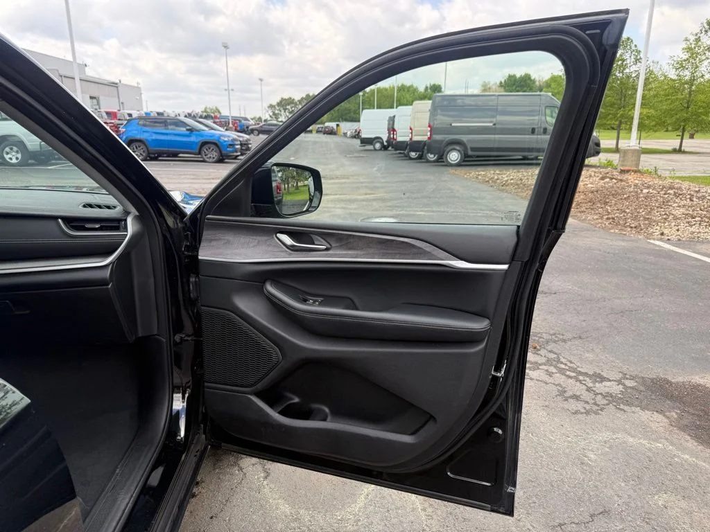 Used 2023 Black Jeep Limited image 57