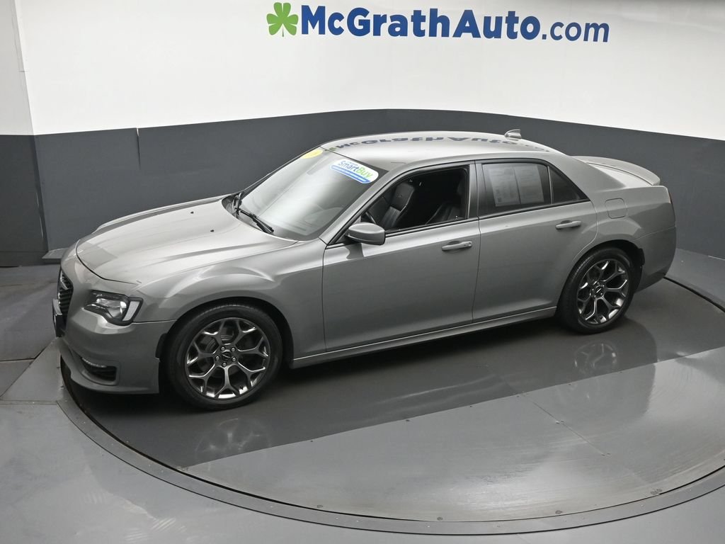 Used 2018 White Chrysler S image 22