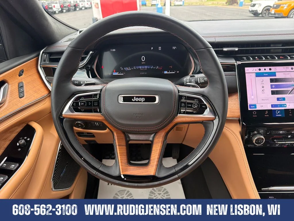 Used 2023 Gray Jeep Summit Reserve image 14