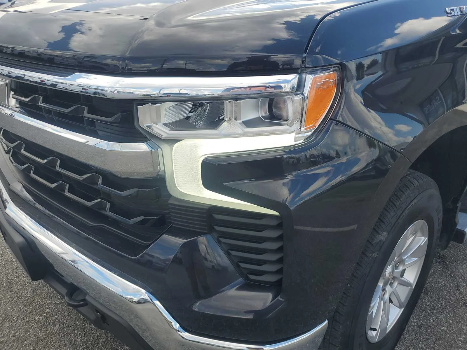 Used 2023 DARK ASH METALLIC Chevrolet LT image 13
