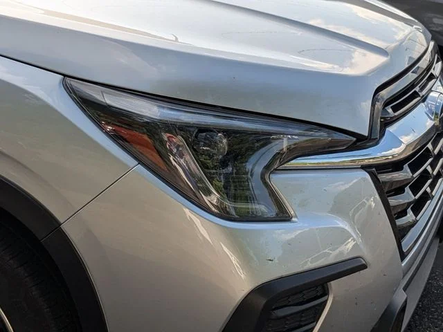 Used 2025 Ice Silver Metallic Subaru Premium image 4