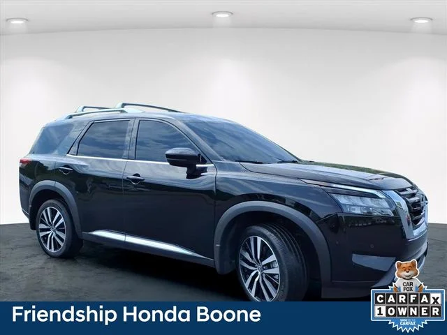 Used 2025 Black Nissan Platinum image 7