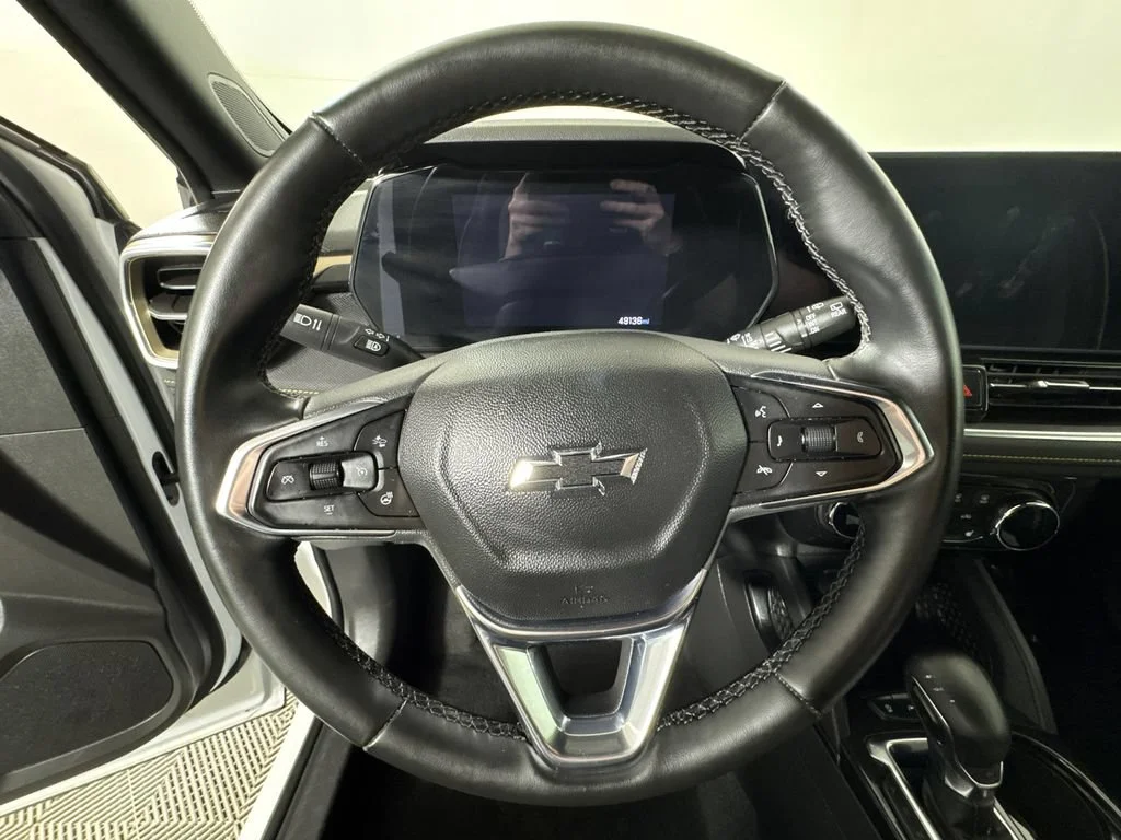 Used 2024 Summit White Chevrolet ACTIV image 25