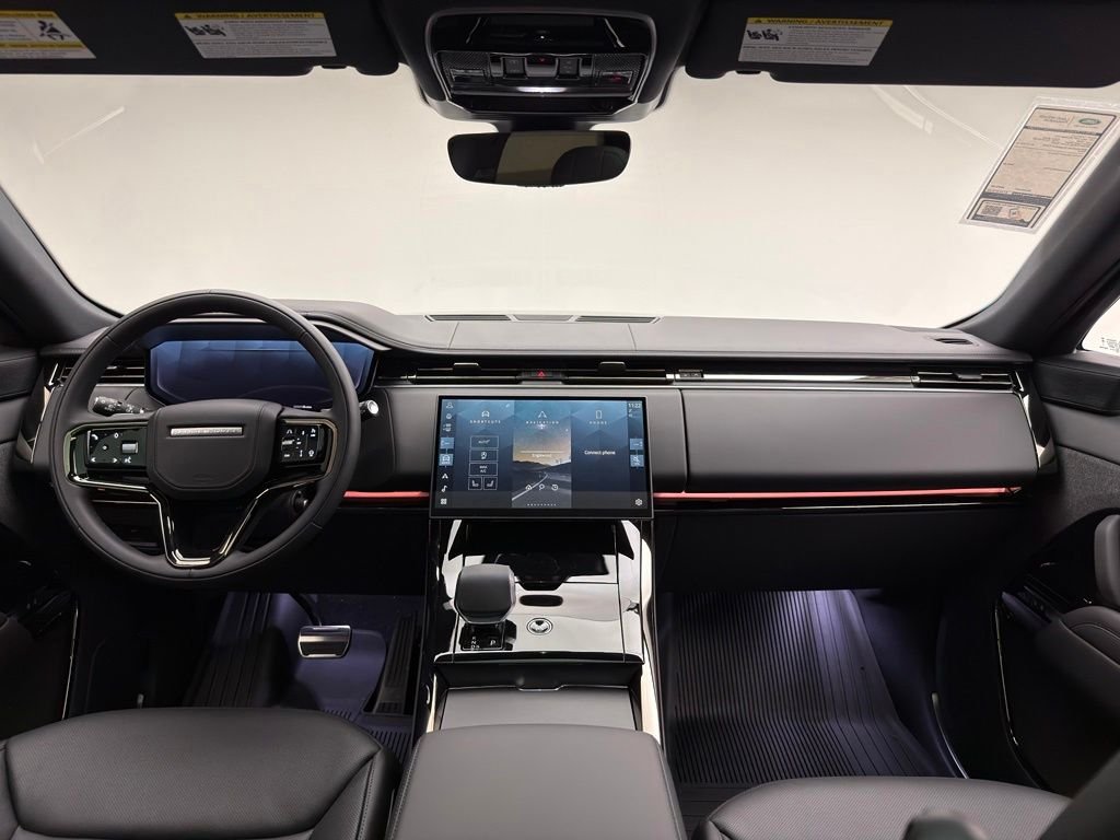 New 2026 Obsidian Black in Gloss Finish Land Rover Dynamic SE image 8